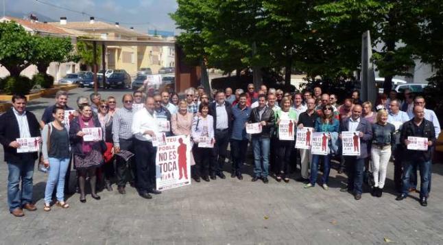 Alcaldes i Regidors inicien a l’Alqueria d’Asnar la campana contra la nova llei de l’Administració local.